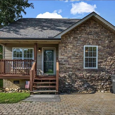 Creekside Cottage*Hot Tub*Entire Home-Pigeon Forge Exterior photo